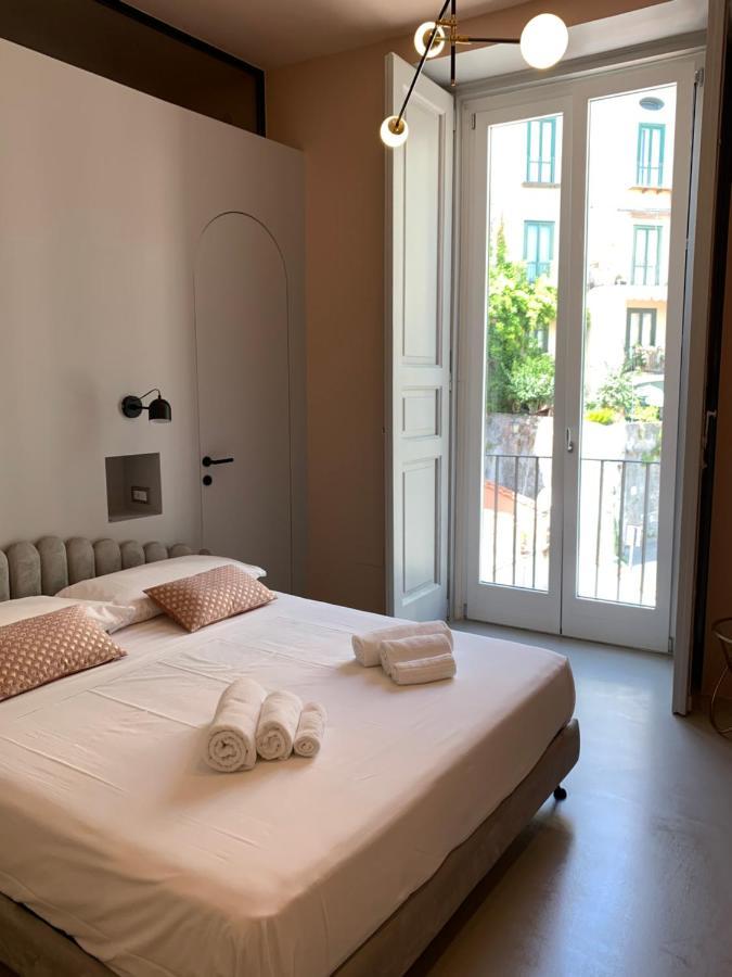 Luciani 33 Luxury Rooms Salerno Eksteriør bilde