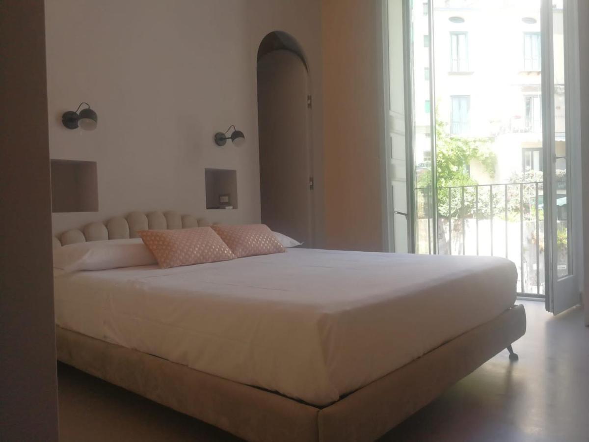 Luciani 33 Luxury Rooms Salerno Eksteriør bilde