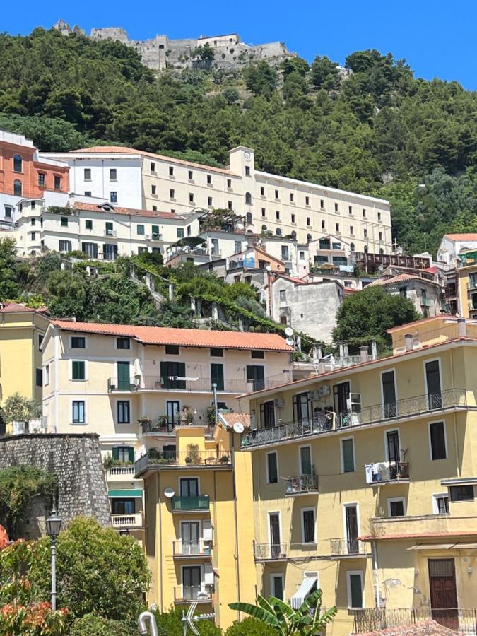 Luciani 33 Luxury Rooms Salerno Eksteriør bilde